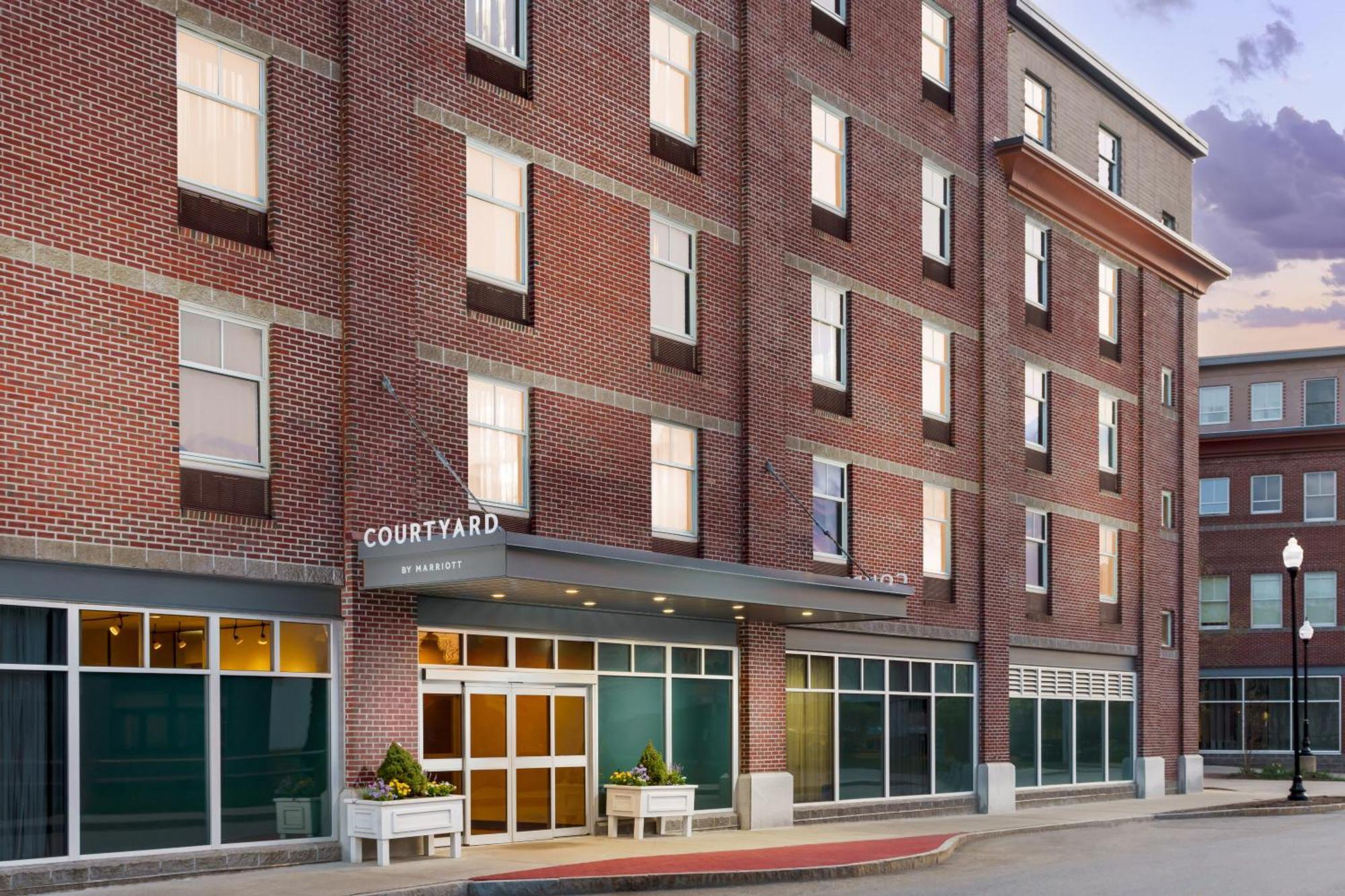 Courtyard Keene Downtown Exterior photo