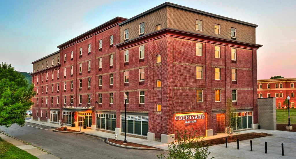 Courtyard Keene Downtown Exterior photo